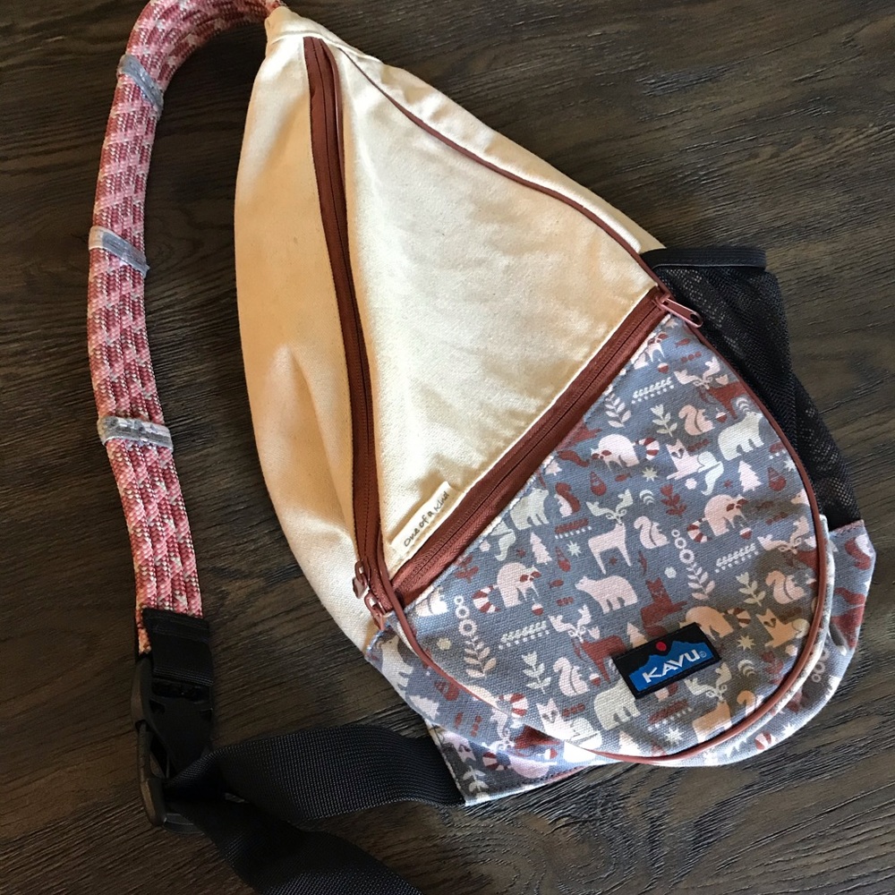 Kavu bag with wildlife scene